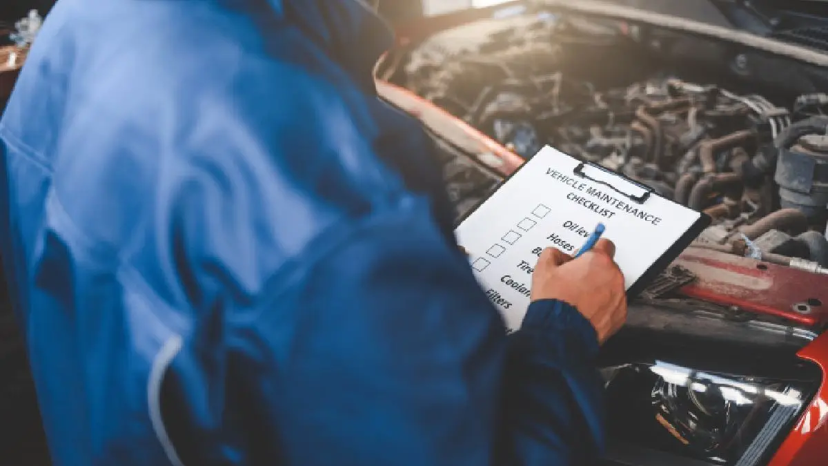 Maintaining a High-Mileage Car: Tips for Smooth Running with Regular Car Services